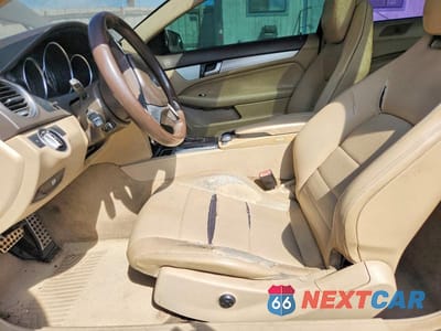 Zdjęcie 7 z 12 samochodu: 2012 MERCEDES-BENZ C 350 VIN:WDDGJ5HB5CF936542 - miniatura