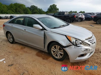 Czwarte zdjęcie samochodu z boku: 2013 HYUNDAI SONATA GLS VIN:5NPEB4AC3DH729828 - miniatura