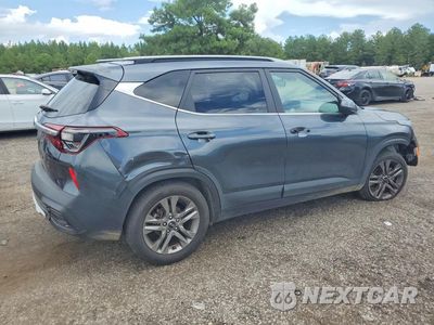 Trzecie zdjęcie samochodu z tyłu: 2021 KIA SELTOS S VIN:KNDEU2AA1M7108606 - miniatura