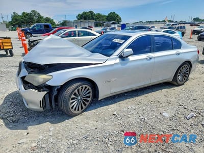 2012 BMW 740 I WBAKA4C58CDS99428 - główne zdjęcie licytacji z USA - miniatura
