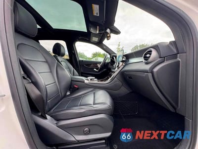 Piąte zdjęcie samochodu w środku: 2017 MERCEDES-BENZ GLC 300 4MATIC VIN:WDC0G4KB9HF121131 - miniatura