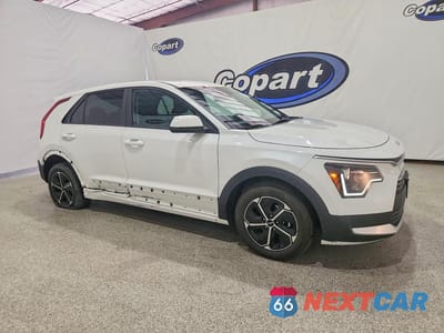 Czwarte zdjęcie samochodu z boku: 2026 KIA NIRO LX VIN:KNDCP3LE4T5344097 - miniatura