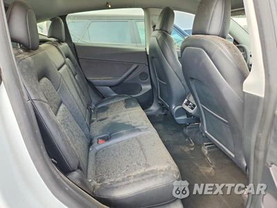Zdjęcie 11 z 13 samochodu: 2022 TESLA MODEL Y VIN:7SAYGDEE9NF441065 - miniatura
