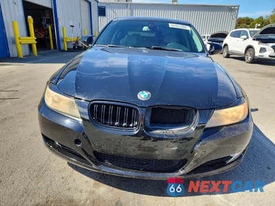 Piąte zdjęcie samochodu w środku: 2010 BMW 328 I SULEV VIN:WBAPH5C50AA439543 - miniatura