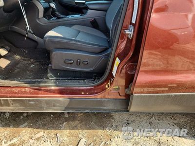 Zdjęcie 12 z 13 samochodu: 2018 FORD ESCAPE SE VIN:1FMCU9GD4JUB06276 - miniatura