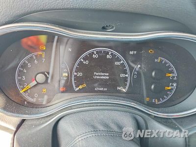 Zdjęcie 9 z 14 samochodu: 2020 JEEP GRAND CHEROKEE LAREDO VIN:1C4RJEAG8LC113047 - miniatura