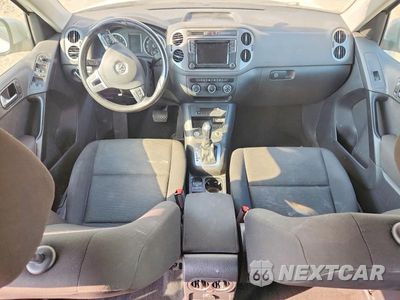 Zdjęcie 8 z 13 samochodu: 2017 VOLKSWAGEN TIGUAN S VIN:WVGAV7AX2HK051828 - miniatura