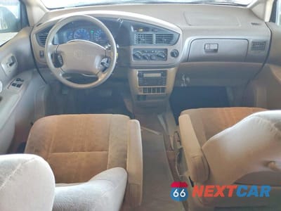 Zdjęcie 8 z 13 samochodu: 2003 TOYOTA SIENNA LE VIN:4T3ZF13CX3U525701 - miniatura