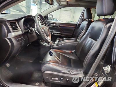 Zdjęcie 7 z 13 samochodu: 2016 TOYOTA HIGHLANDER LIMITED VIN:5TDDKRFH4GS238034 - miniatura
