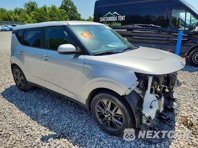 Czwarte zdjęcie samochodu z boku: 2020 KIA SOUL EX VIN:KNDJ33AU0L7735183 - miniatura