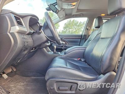 Zdjęcie 7 z 13 samochodu: 2015 TOYOTA HIGHLANDER LIMITED PLATINUM VIN:5TDDKRFH1FS151593 - miniatura