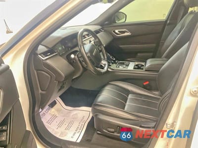 Piąte zdjęcie samochodu w środku: 2018 LAND ROVER RANGE ROVER VELAR S VIN:SALYB2RX8JA725245 - miniatura