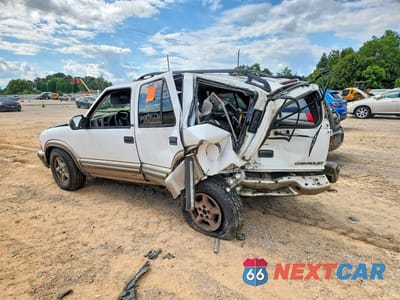 Drugie zdjęcie samochodu z przodu: 1999 CHEVROLET BLAZER VIN:1GNDT13W4X2136944 - miniatura