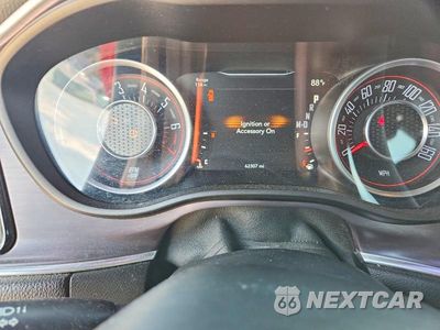 Zdjęcie 9 z 12 samochodu: 2015 DODGE CHALLENGER SXT VIN:2C3CDZAG9FH764732 - miniatura
