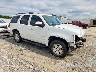 Czwarte zdjęcie samochodu z boku: 2013 CHEVROLET TAHOE C1500 LT VIN:1GNSCBE07DR248842 - miniatura