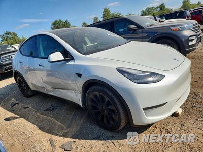 Czwarte zdjęcie samochodu z boku: 2020 TESLA MODEL Y VIN:5YJYGDEE5LF048996 - miniatura