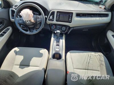 Zdjęcie 8 z 14 samochodu: 2020 HONDA HR-V LX VIN:3CZRU6H3XLM723170 - miniatura