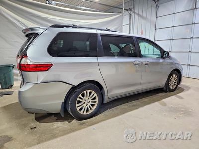 Trzecie zdjęcie samochodu z tyłu: 2017 TOYOTA SIENNA XLE 8-PASSENGER VIN:5TDYZ3DC9HS897908 - miniatura