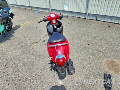 Czwarte zdjęcie samochodu z boku: 2017 HONDA NCW50 VIN:JH2AF7712HK101476 - miniatura