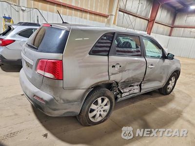 Trzecie zdjęcie samochodu z tyłu: 2011 KIA SORENTO LX VIN:5XYKTCA18BG134552 - miniatura