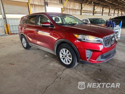 Czwarte zdjęcie samochodu z boku: 2020 KIA SORENTO S VIN:5XYPG4A50LG612242 - miniatura