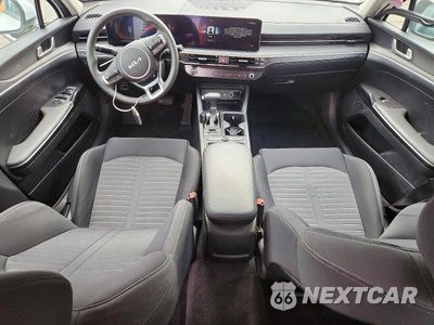 Zdjęcie 8 z 12 samochodu: 2025 KIA K5 LXS VIN:KNAG24J78S5372524 - miniatura