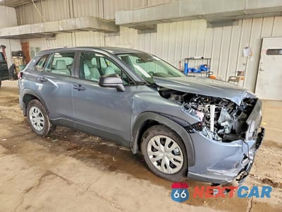 Czwarte zdjęcie samochodu z boku: 2026 TOYOTA COROLLA CROSS L VIN:7MUAAABGXTV176823 - miniatura