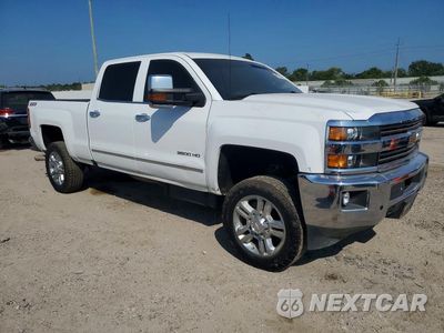 Czwarte zdjęcie samochodu z boku: 2016 CHEVROLET SILVERADO K2500 HEAVY DUTY LTZ VIN:1GC1KWE8XGF301754 - miniatura