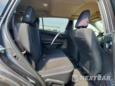 Zdjęcie 10 z 12 samochodu: 2017 TOYOTA RAV4 XLE VIN:JTMRFREV8HJ117801 - miniatura