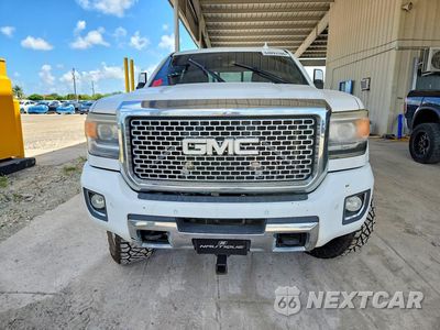Piąte zdjęcie samochodu w środku: 2015 GMC SIERRA K2500 DENALI VIN:1GT120E85FF535361 - miniatura