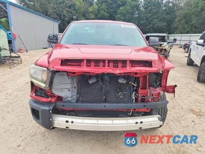 Piąte zdjęcie samochodu w środku: 2018 TOYOTA TUNDRA SR VIN:5TFRM5F17JX123067 - miniatura