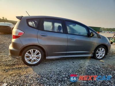 Trzecie zdjęcie samochodu z tyłu: 2011 HONDA FIT SPORT VIN:JHMGE8H54BC002140 - miniatura
