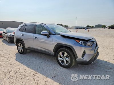 Czwarte zdjęcie samochodu z boku: 2020 TOYOTA RAV4 LIMITED VIN:JTMD6RFV3LD001552 - miniatura