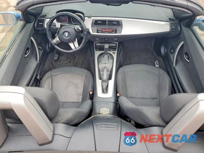 Zdjęcie 8 z 12 samochodu: 2005 BMW Z4 2.5 VIN:4USBT33575LS57276 - miniatura