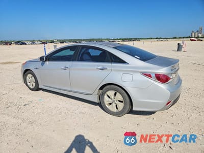 Drugie zdjęcie samochodu z przodu: 2015 HYUNDAI SONATA HYBRID BASE VIN:KMHEC4A43FA119276 - miniatura