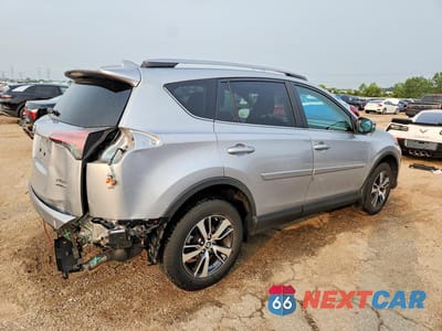 Trzecie zdjęcie samochodu z tyłu: 2018 TOYOTA RAV4 XLE VIN:2T3RFREV5JW839136 - miniatura