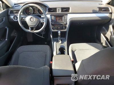 Zdjęcie 8 z 12 samochodu: 2017 VOLKSWAGEN PASSAT S VIN:1VWAT7A31HC048885 - miniatura