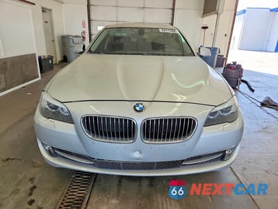 Piąte zdjęcie samochodu w środku: 2012 BMW 528 XI VIN:WBAXH5C50CDW06422 - miniatura