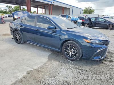 Czwarte zdjęcie samochodu z boku: 2021 TOYOTA CAMRY SE VIN:4T1G11AK8MU573823 - miniatura