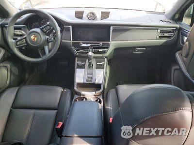 Zdjęcie 8 z 13 samochodu: 2024 PORSCHE MACAN GTS VIN:WP1AF2A58RLB57830 - miniatura