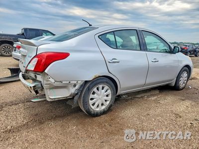 Trzecie zdjęcie samochodu z tyłu: 2014 NISSAN VERSA 1.6 S VIN:3N1CN7AP2EL815137 - miniatura