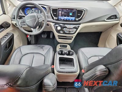 Zdjęcie 8 z 13 samochodu: 2024 CHRYSLER PACIFICA TOURING L VIN:2C4RC1BG3RR179880 - miniatura