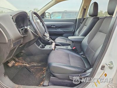 Zdjęcie 7 z 12 samochodu: 2015 MITSUBISHI OUTLANDER SE VIN:JA4AD3A39FZ010544 - miniatura
