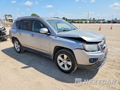 Czwarte zdjęcie samochodu z boku: 2015 JEEP COMPASS LATITUDE VIN:1C4NJCEB1FD118641 - miniatura