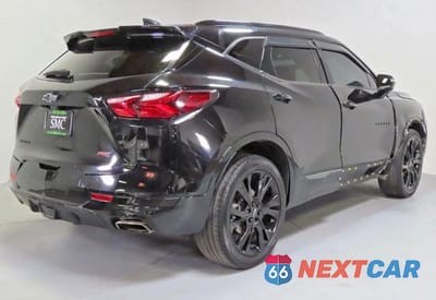 Trzecie zdjęcie samochodu z tyłu: 2020 CHEVROLET BLAZER RS VIN:3GNKBERSXLS686427 - miniatura