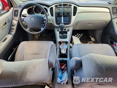 Zdjęcie 8 z 13 samochodu: 2005 TOYOTA HIGHLANDER BASE VIN:JTEGD21A050115013 - miniatura