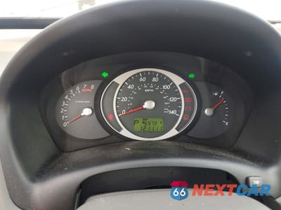 Zdjęcie 9 z 12 samochodu: 2009 HYUNDAI TUCSON SE VIN:KM8JN72D09U943909 - miniatura