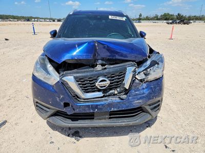 Piąte zdjęcie samochodu w środku: 2020 NISSAN KICKS SV VIN:3N1CP5CV7LL530277 - miniatura