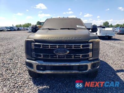 Piąte zdjęcie samochodu w środku: 2025 FORD F350 SUPER DUTY VIN:1FTRF3BN6SED75896 - miniatura