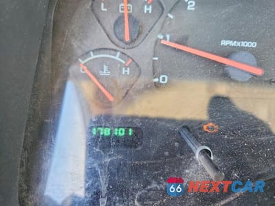 Zdjęcie 9 z 13 samochodu: 2002 DODGE DAKOTA SPORT VIN:1B7GL32XX2S708622 - miniatura